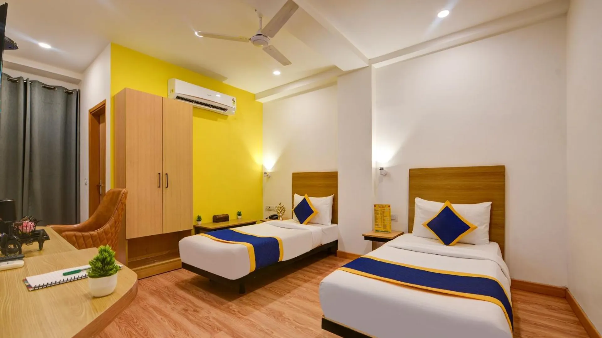 Hotel Aamantran Residency Hotel, Sohna Road, Sector 49, Gurugram Gurgaon
